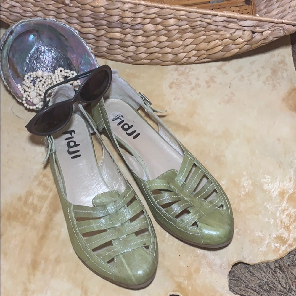 Pear green leather Fidji shoes 39 1/2